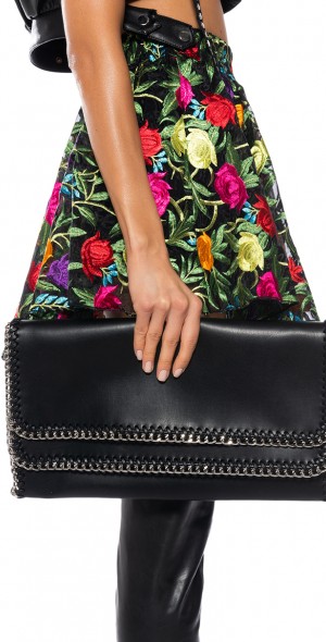 AKIRA UP ALL NIGHT FOLDOVER CLUTCH IN BLACK