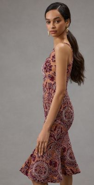 Dress The Population Isabelle V-Neck Dress