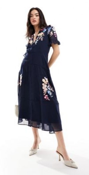 Hope & Ivy - embroidered plunge front midi dress in navy