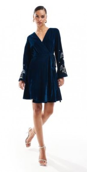 hope and ivy blue dress Hope and Ivy Avaline Floral Wrap Dress, Blue
