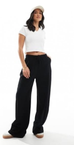 Stradivarius Petite linen mix pull on pants in black