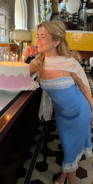 Djerf Avenue REMAKE Dream Dress Midi Sky White Lace