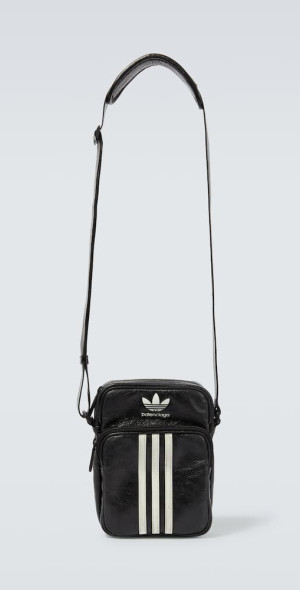 balenciaga •adidas ボディバッグ BALENCIAGA - 【美品】バレンシアガ × アディダス【BALENCIAGA