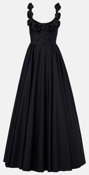 Enchanting Elegance: Floral AppliquÃ© Gown for Unforgettable Occasions