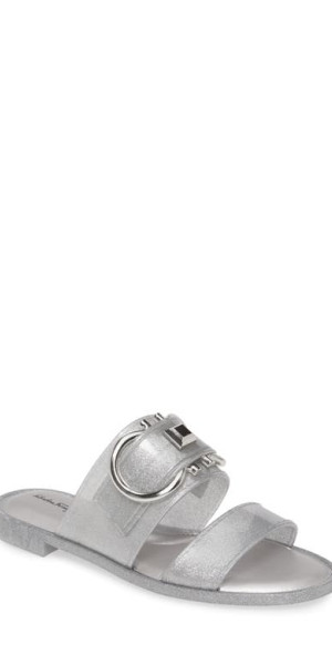 salvatore ferragamo taryn