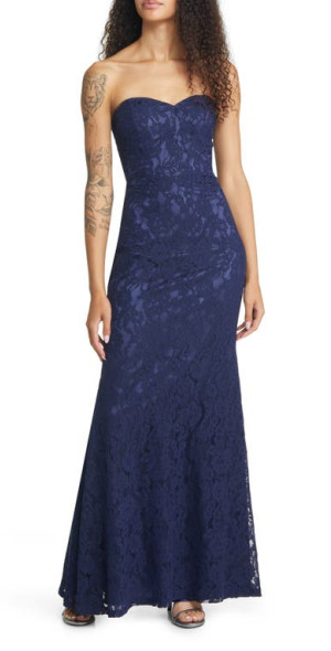 Lulus Wow the Crowd Strapless Lace Gown in Navy Blue
