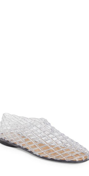 4/22迄出品THE ROW CLEAR MESH FLAT SANDAL The Row Clear Sandal in Black | FWRD