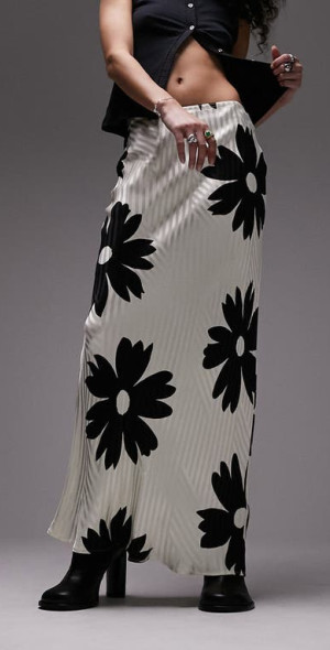 Topshop Flower Jacquard Maxi Skirt in Ivory/Black at Nordstrom