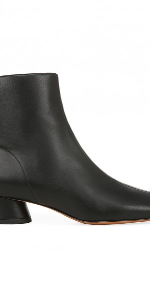 Hailey Bieber The Row Zipper Boots Hailey Bieber The Row Boots