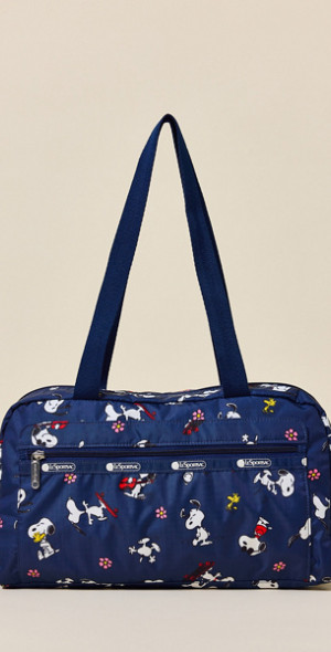 LeSportsac - x Peanuts UO Exclusive Medium Lola Bag in Snoopy