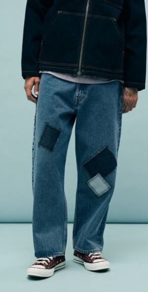 Levi's Skate Patch Cropped Carpenter Jean in Vintage Denim