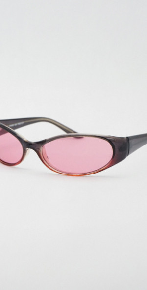 Urban Outfitters Sunglasses display picture 1